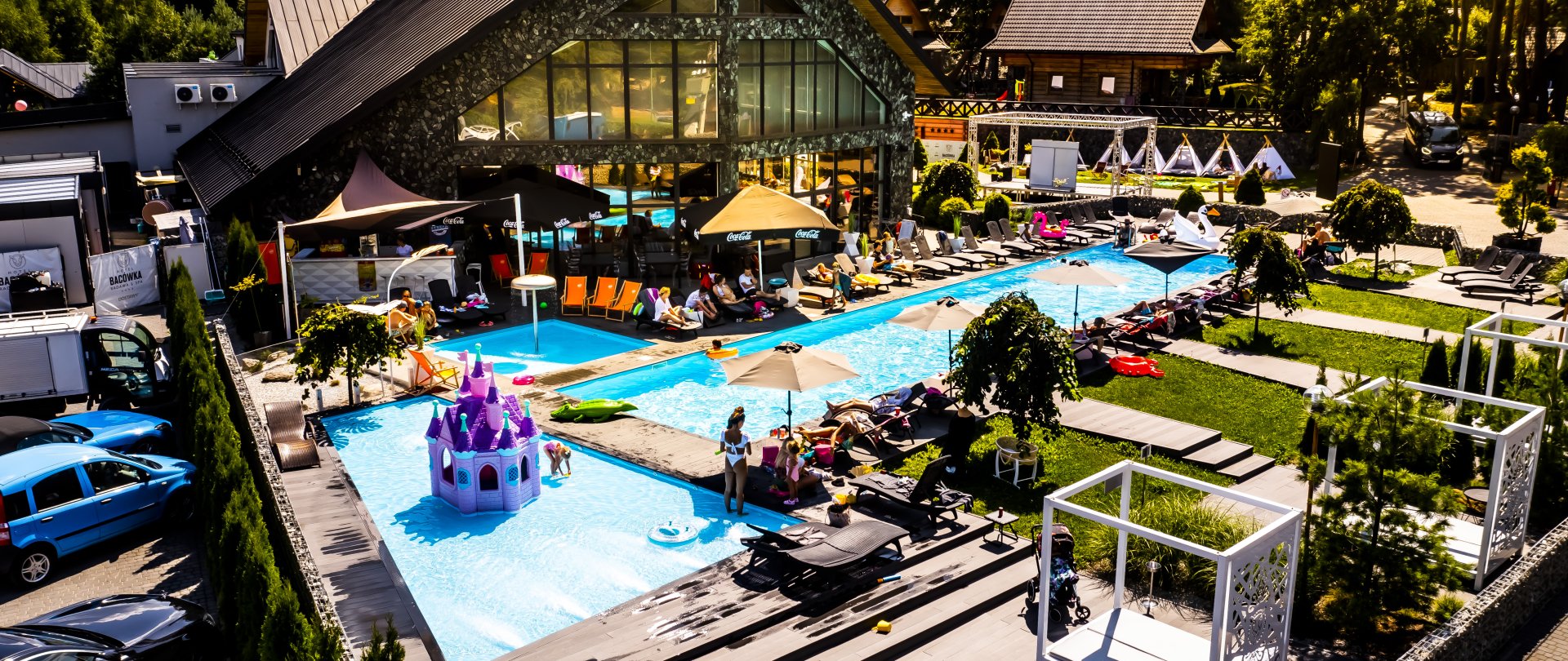 Lato w Bacówce — hotel z basenem i atrakcjami dla dzieci.