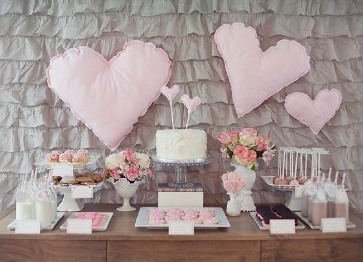 Wedding cakes, cakes