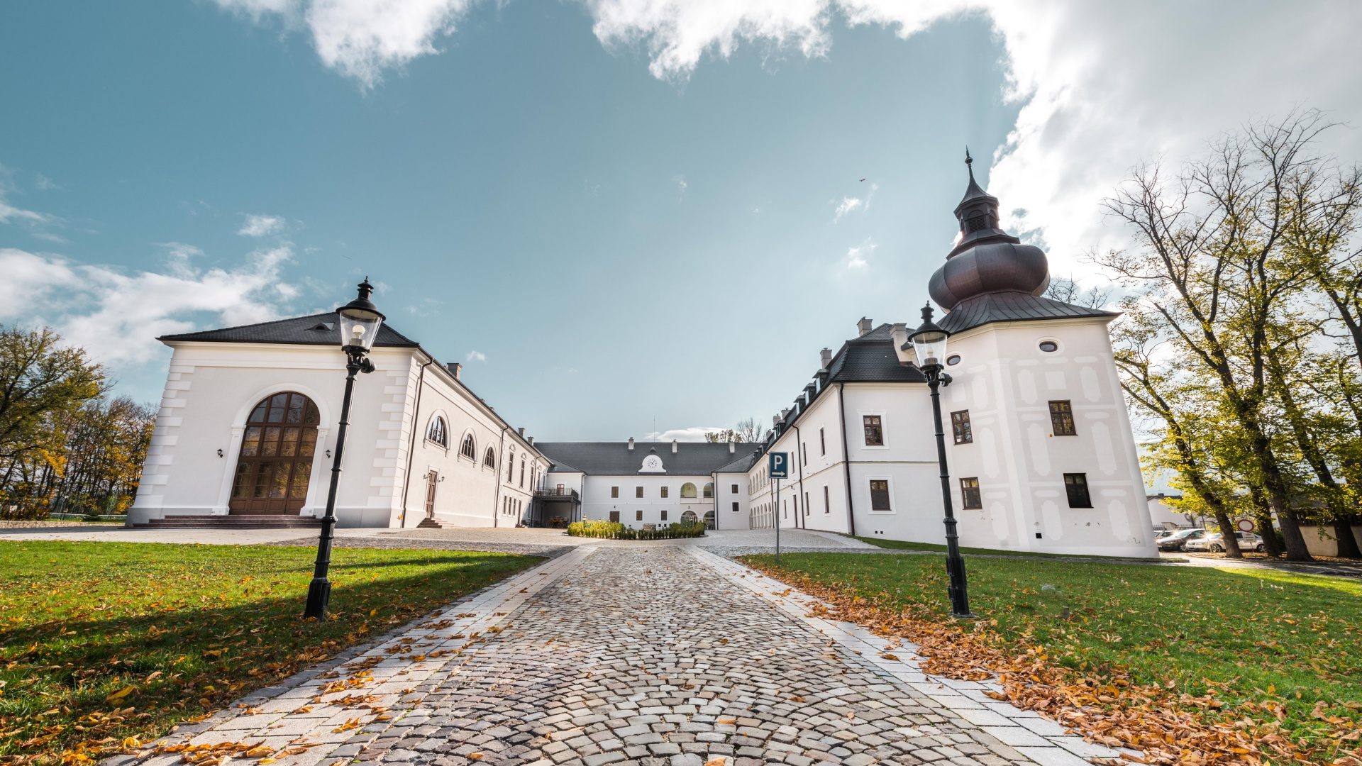 Chateau Appony ****, Oponice