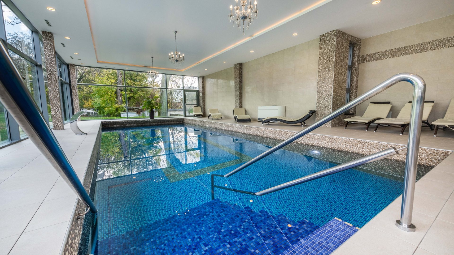 Chateau Appony ****, Oponice