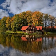 Gdzie na wakacje jesienią w Polsce? Sprawdź nasze propozycje!