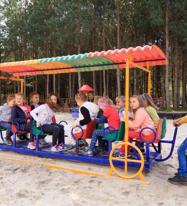 <span>SPIELPLÄTZE</span>