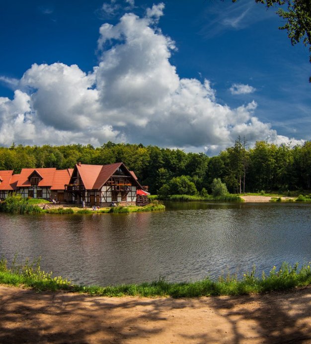 <span>KAJAKS UND TRETBOOTE</span>