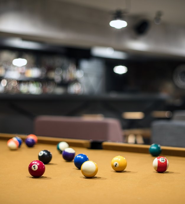 <span>BOWLING UND BILARD</span>