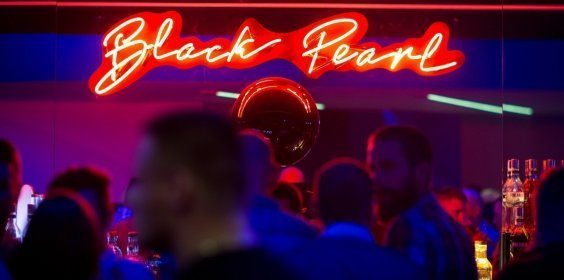 nightclub "Black Pearl"