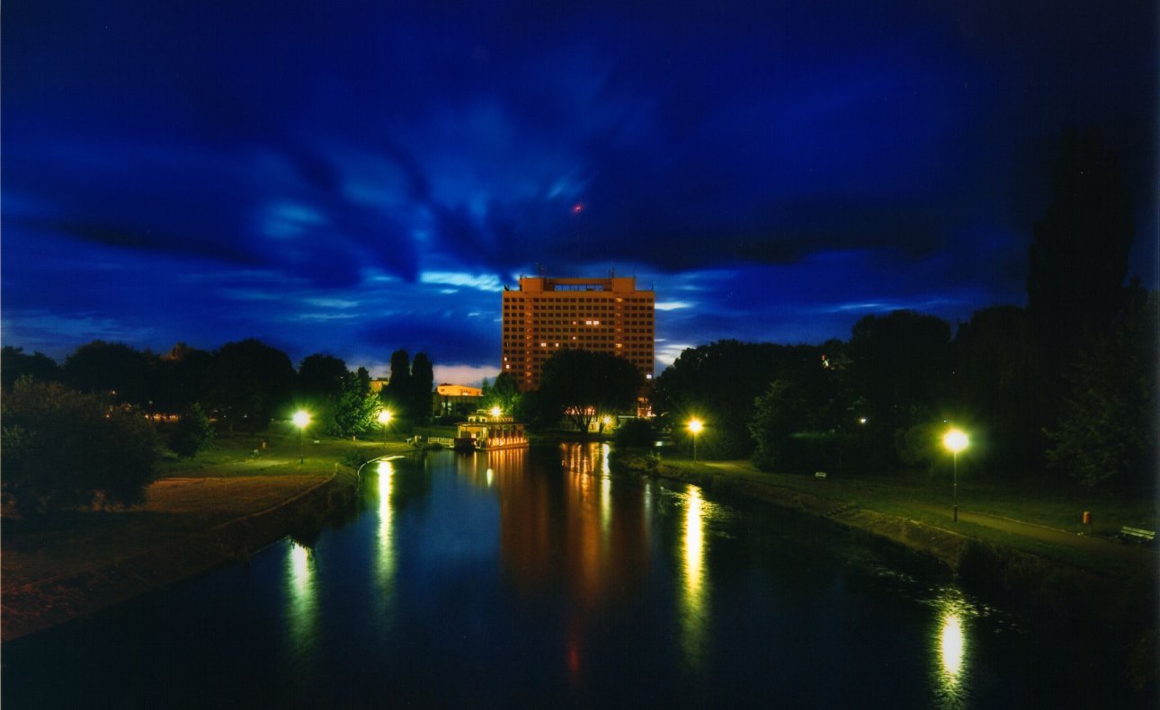 Hotel Gromada Pi  a Noclegi Pile