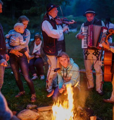 Wiata grillowa nad potokiem