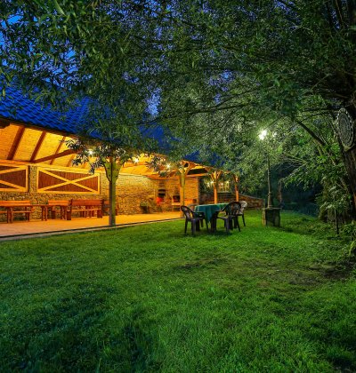 Konferenzraum über dem Bach