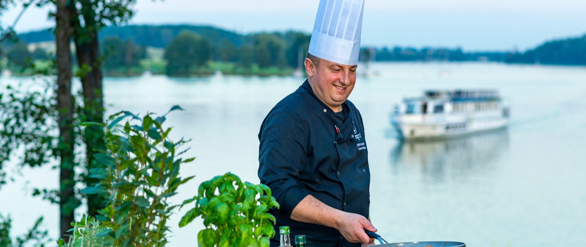  Wir laden Sie zu einem Wochenende mit lokaler Küche und Kunsthandwerk ein!