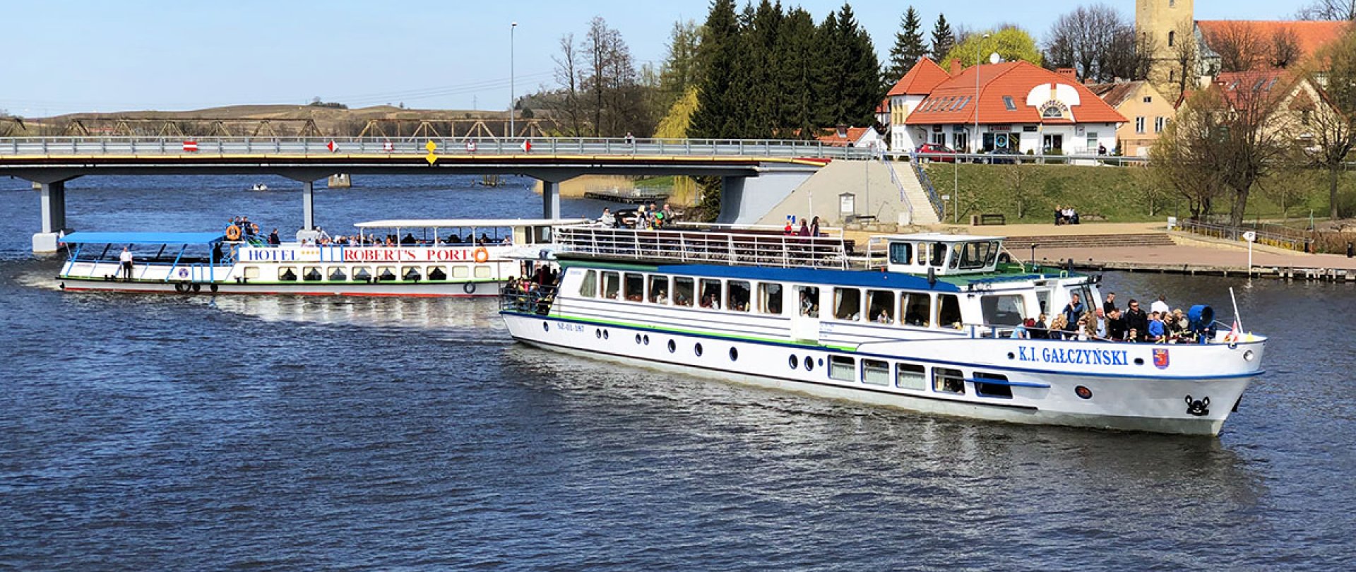The first spring cruise of the hotel Passenger Shipping