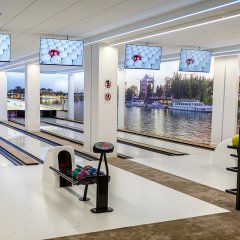 Bowling Mikołajki: Der perfekte Abend im Robert's Port Hotel!