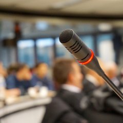 Konferencje na Mazurach 2027 – kiedy najlepiej zaplanować event?