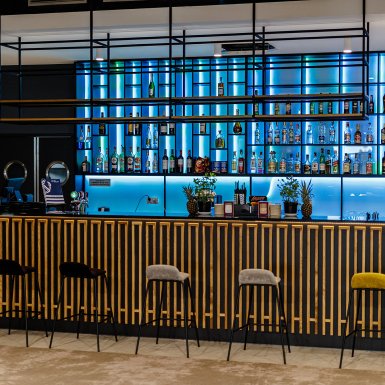 Klub nocny i kręgielnia