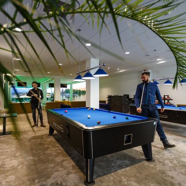 Klub nocny i kręgielnia