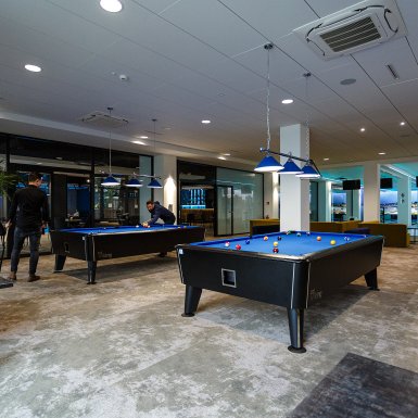 Klub nocny i kręgielnia