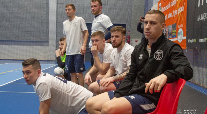 Second place for the Robert's Port Hotel football team