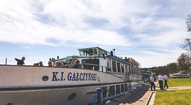 The first spring cruise of the hotel Passenger Shipping