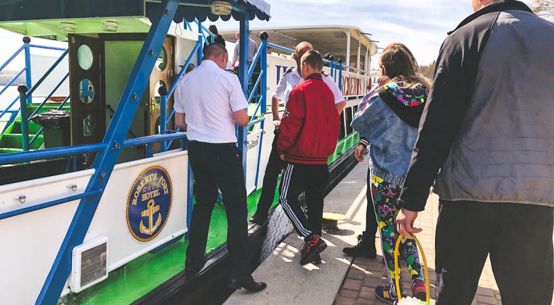 The first spring cruise of the hotel Passenger Shipping