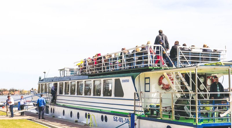 The first spring cruise of the hotel Passenger Shipping