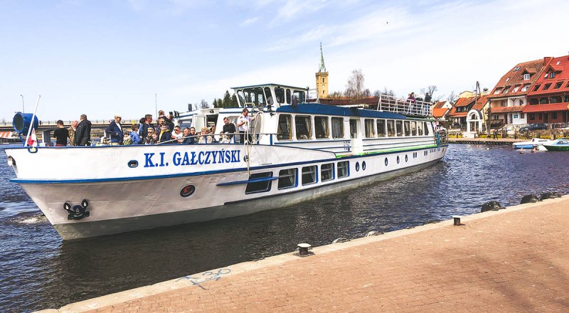 The first spring cruise of the hotel Passenger Shipping