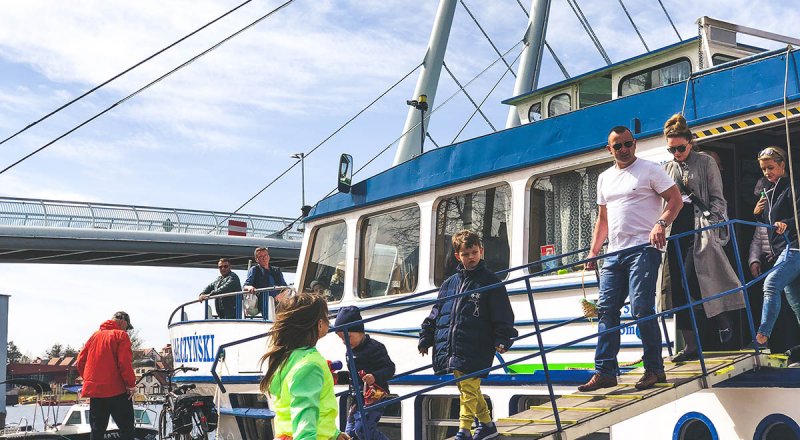 The first spring cruise of the hotel Passenger Shipping