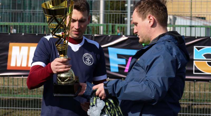 Порт-отель Роберта с Суперкубком Лося!