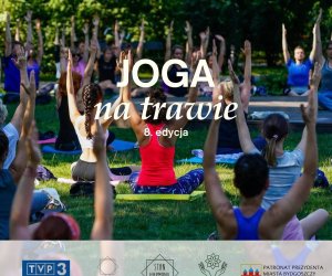 Joga na Trawie 