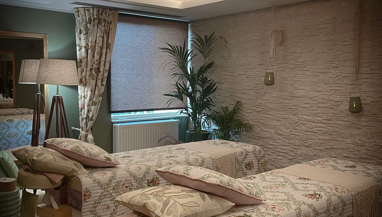 Valentine's Day Stay at the Hotel with SPA - HP Park Plaza