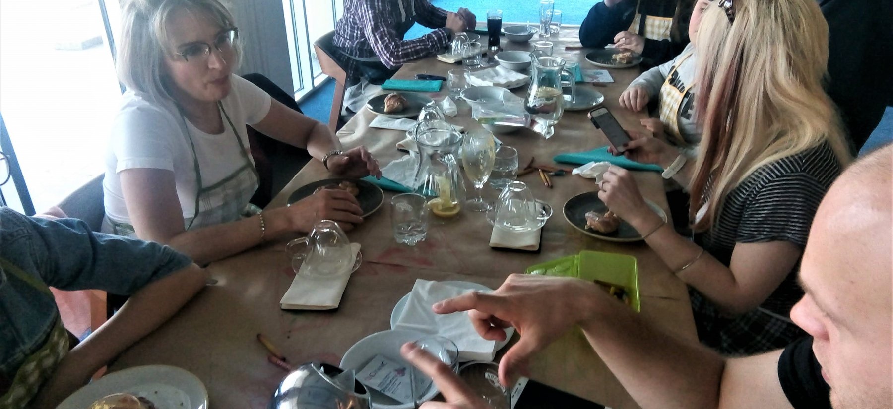 Without a knife and fork