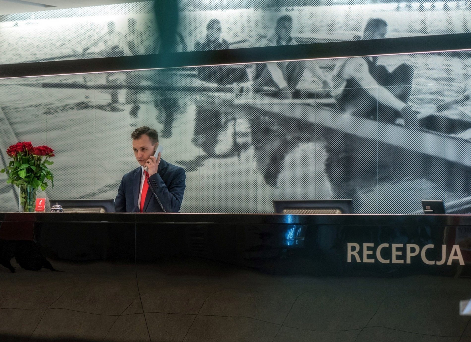 Wir stehen Ihnen gerne zur Verfügung