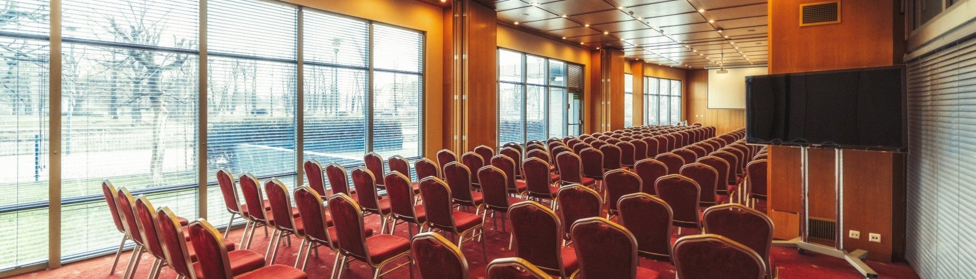Konferenzen & Schulungen