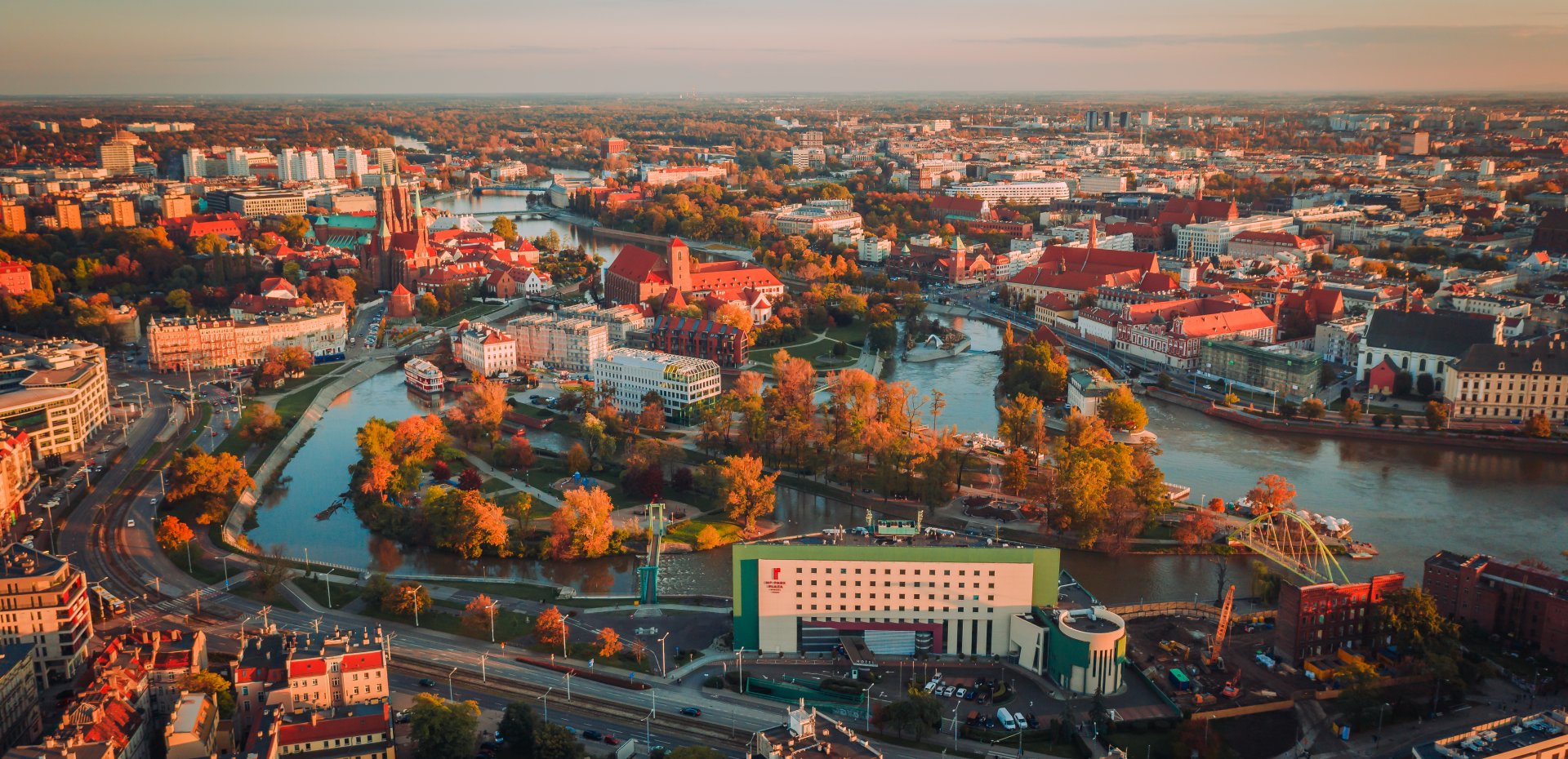 Artykuł o HP Park Plaza w magazynie 