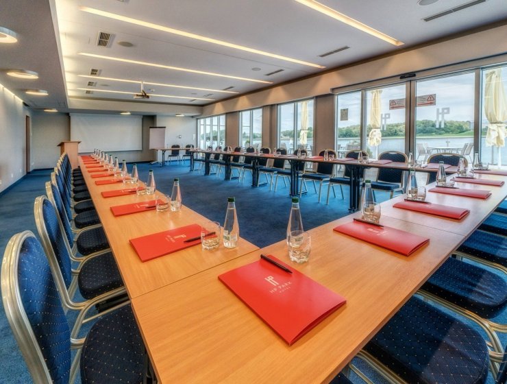 Professionelle Konferenzräume