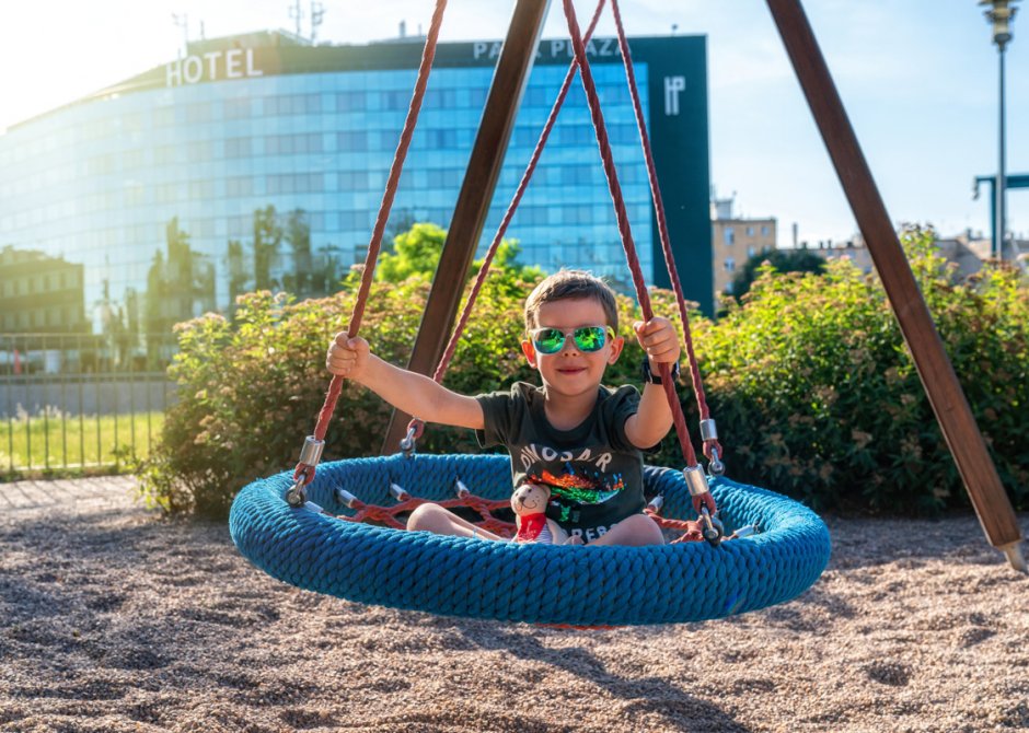 ZAREZERWUJ POBYT DLA RODZINY 