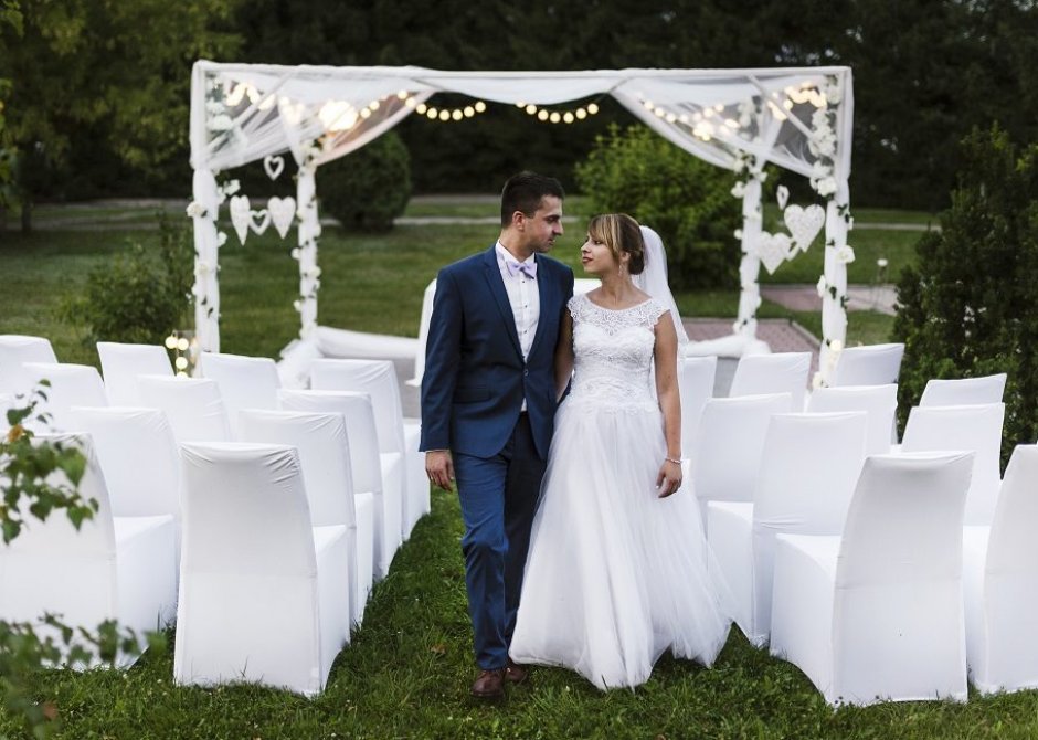 Złóż przysięgę małżeńską w ogrodzie