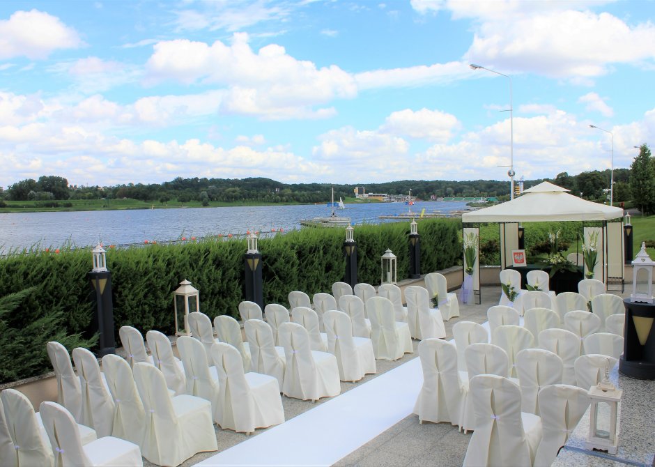 Свадьба в окружении природы