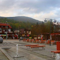 Plac św. Jakuba w Centrum Szczyrku -  25 km
