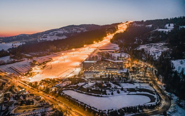 Stacja narciarska Szymoszkowa przy hotelu Kasprowy