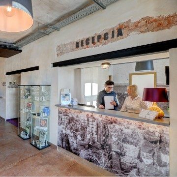 Vibrations of military barracks