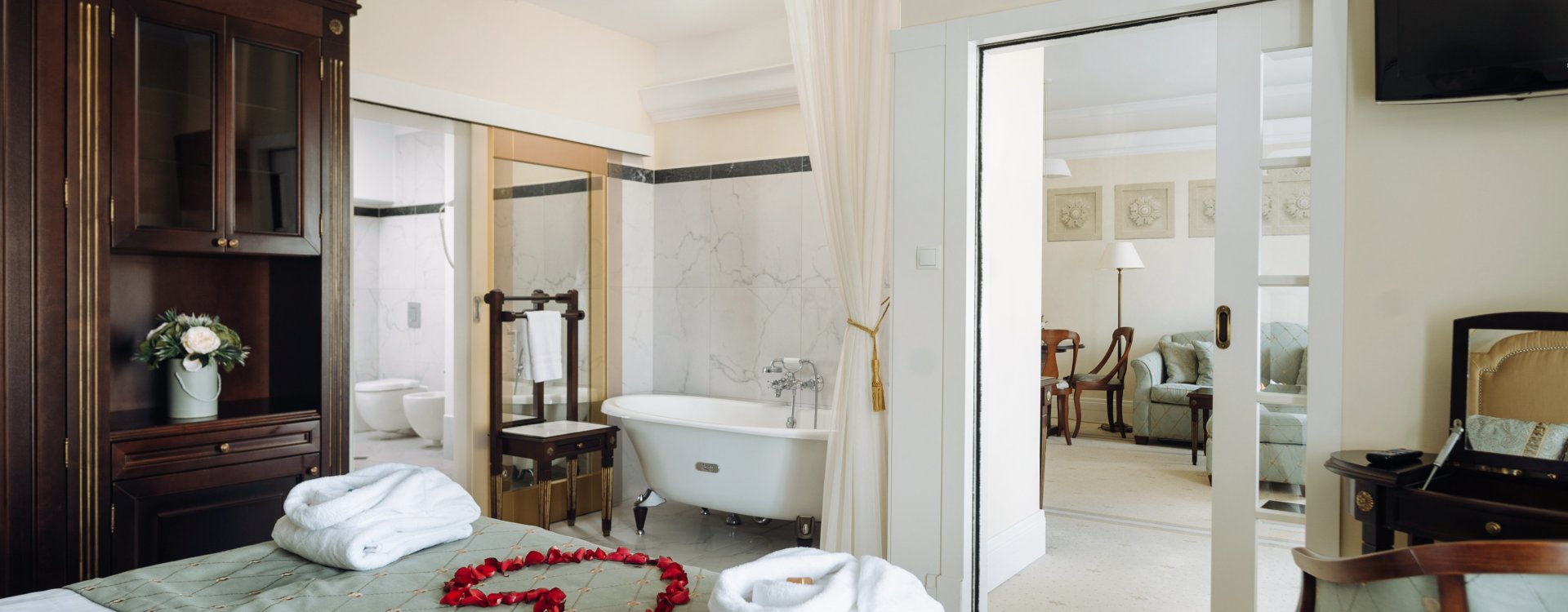 Hotel na romantyczny weekend dla dwojga - jak wybrać odpowiednie miejsce?