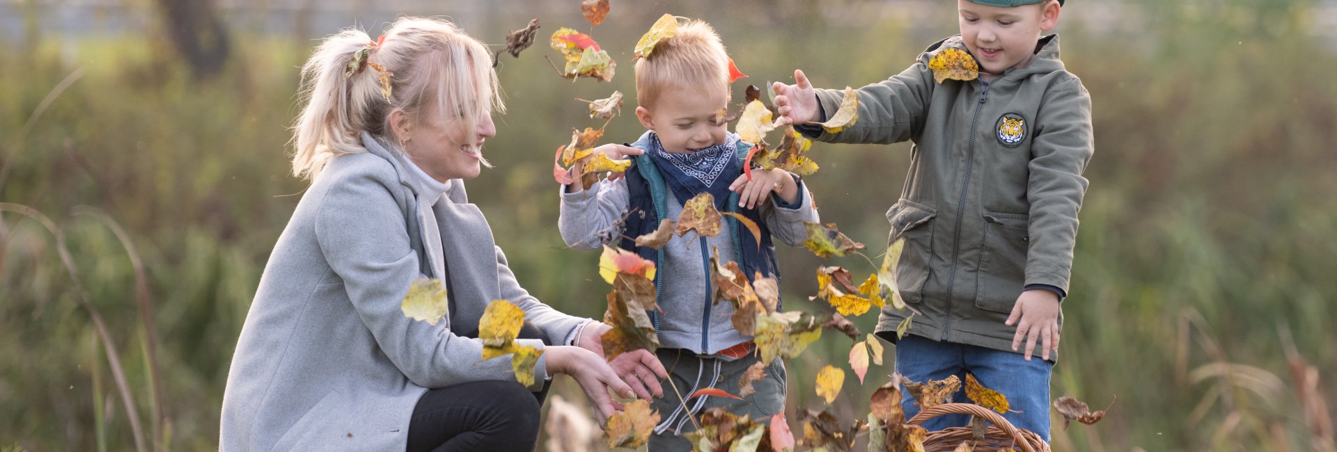 Rodzinny hotel z atrakcjami dla dzieci blisko Warszawy – co warto wybrać jesienią?