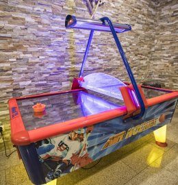 Air hockey