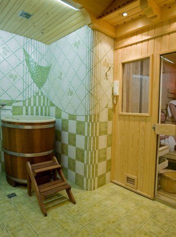 Ruska Bania czy Sauna Sucha? Wybierz idealną regenerację