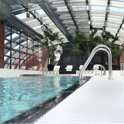 6 POWODÓW, DLACZEGO WARTO ZAREZERWOWAĆ APARTAMENT Z BASENEM