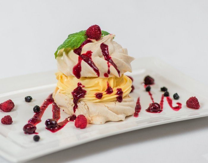 Ausgezeichnete Desserts, Kaffee und Limonade