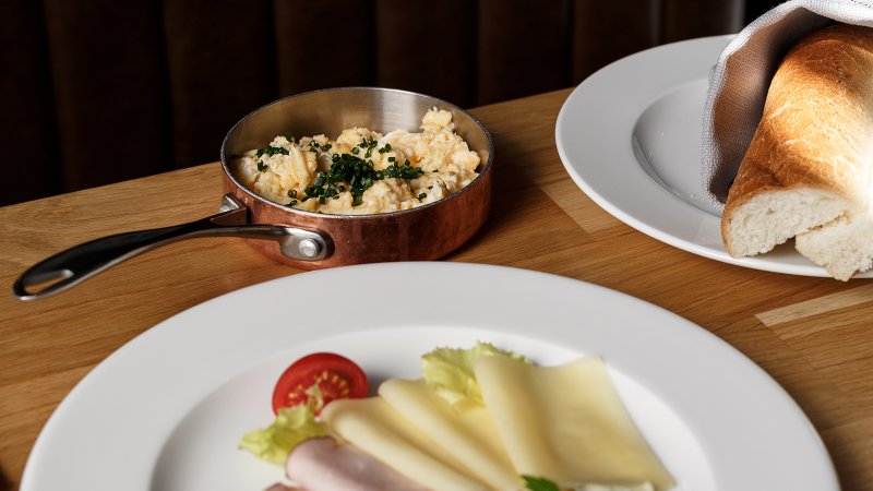 Śniadanie polskie, włoskie, amerykańskie, pancakes, francuskie