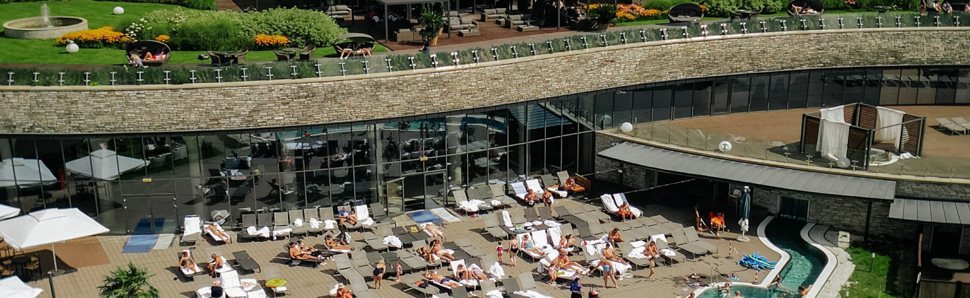 Wakacyjna doba hotelowa 