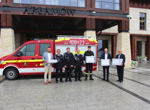 Hotel Arłamów przekazał mundury strażakom z OSP Wojtkówka