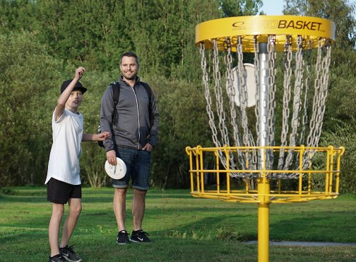 Disc golf at the Arłamów Hotel! Combine a stroll through the picturesque grounds with an exciting outdoor game!