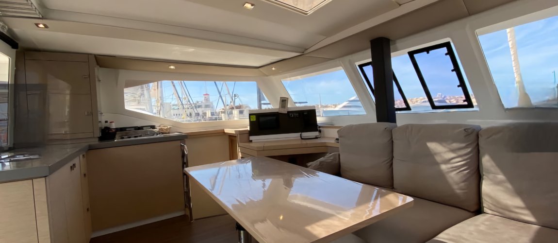 Katamaranem w Karnawał